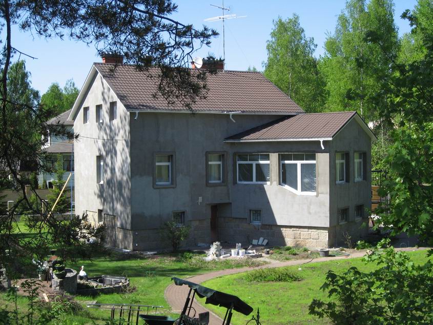 Фасад - Демонтаж сайдинга. Замена на декоративную силикатную штукатурку АТЛАС (Польша), рустик, короед с утеплителем из пенополистирола.