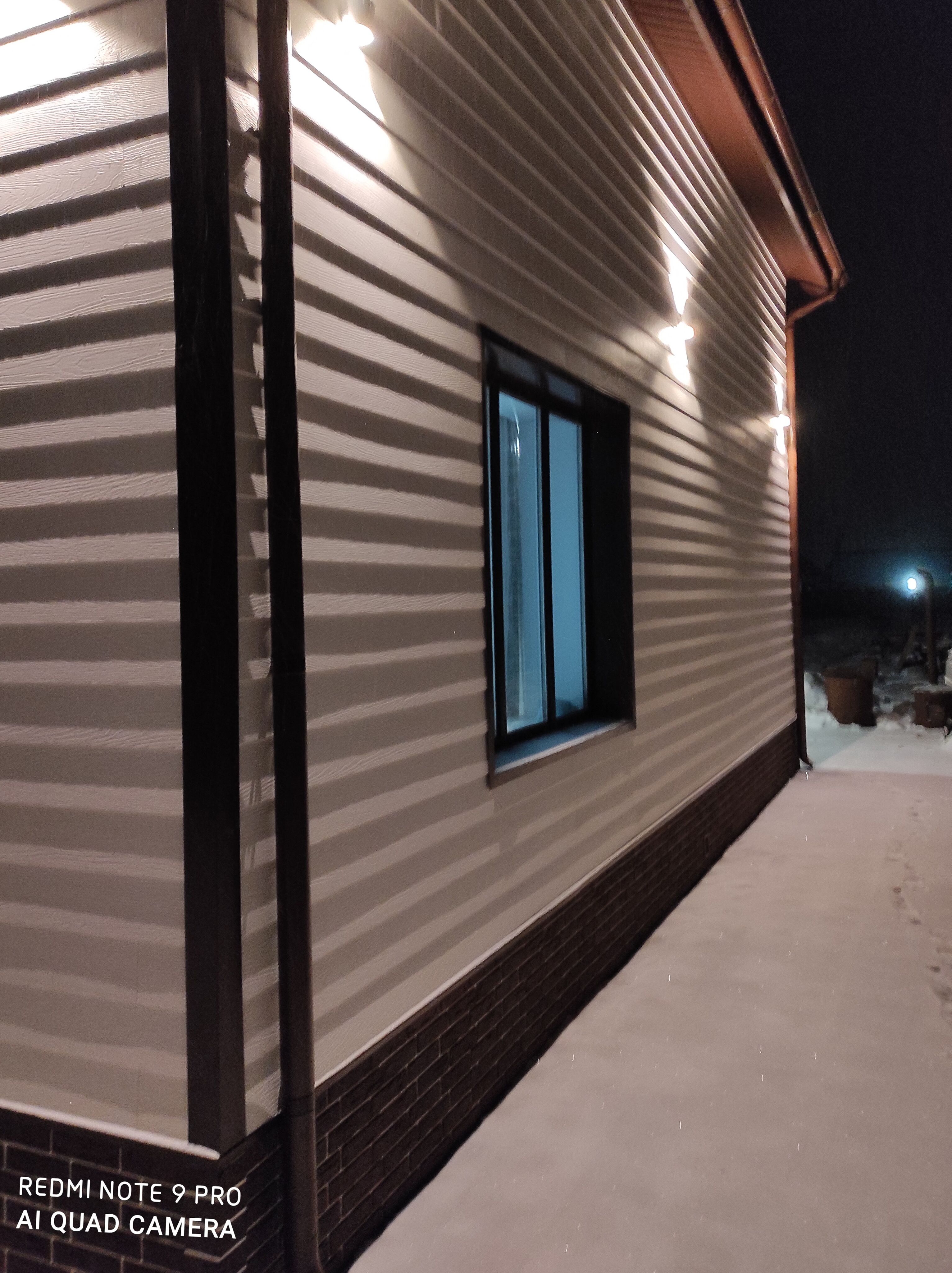 Фиброцемент сайдинг Decover цвет: Snow, Brown