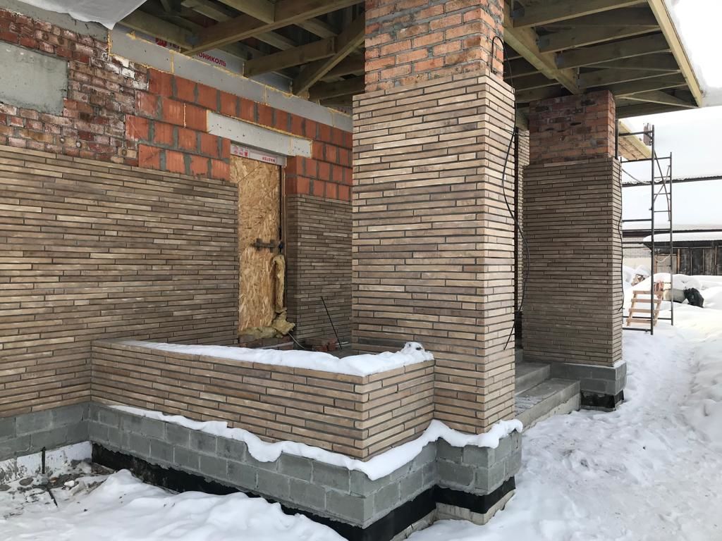 Богандинский КЗ кирпич ручной формовки полнотелый лицевой РИГЕЛЬ