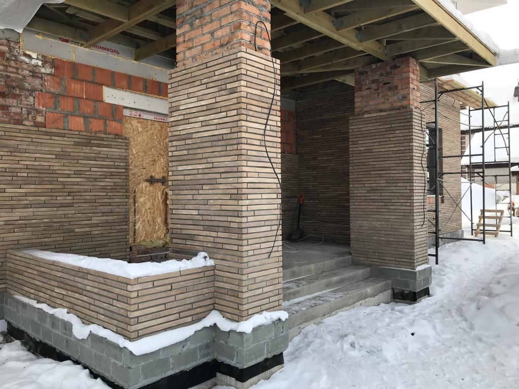 Богандинский КЗ кирпич ручной формовки полнотелый лицевой РИГЕЛЬ