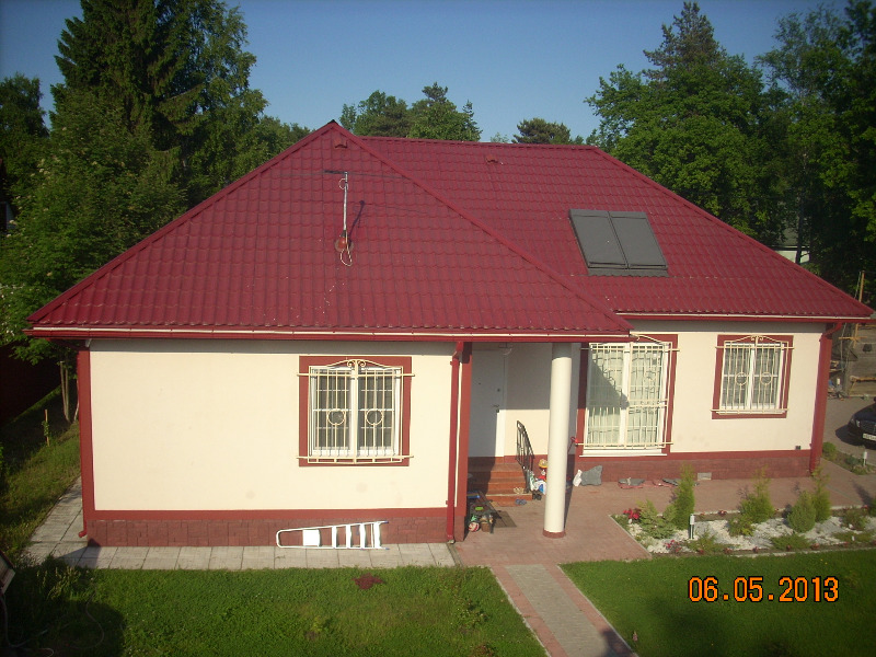 Дом в Коккорево 2012 г., фасад декоративная штукатурка Атлас, водосток Икопал