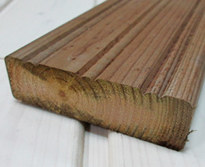 Импрегнированная террасная доска Kuusisto коричневая рифленная, профиль SHP 28x95х4500 мм