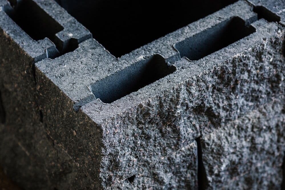 СКЦ-2Л-9У черный камень бетонный угловой, СКЦ-2Л-9У черный камень бетонный угловой