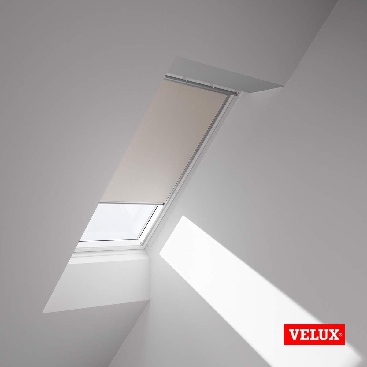Штора блэкаут Velux DKL 1085 (светло-бежевый) Велюкс Сиеста для мансардного окна купить в Санкт-Петербурге Штора блэкаут Velux DKL 1085 (светло-бежевый) Велюкс Сиеста для мансардного окна