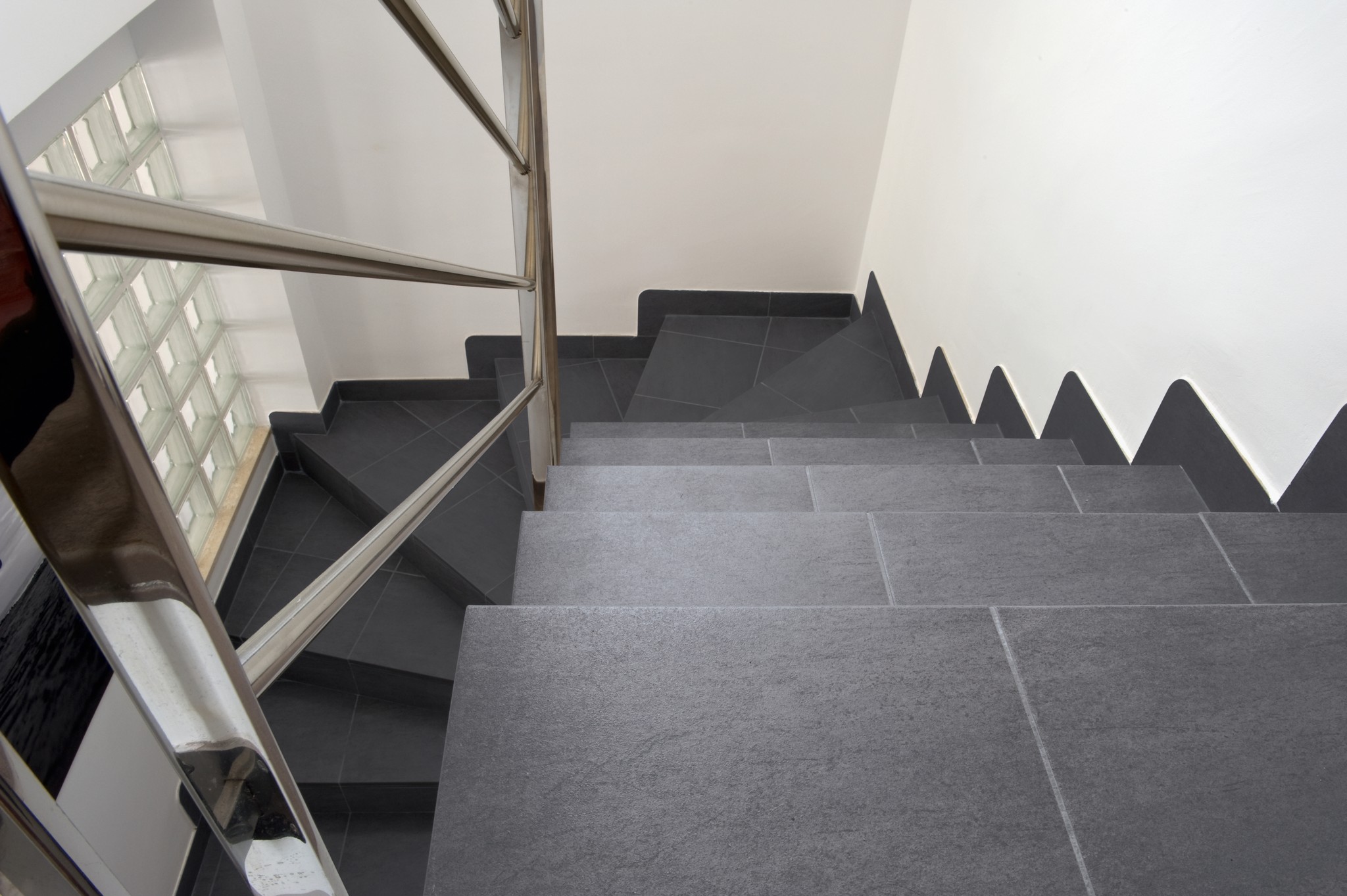 Ступень фронтальная Vierteaguas Meditarraneo Grafito 12х33х3х1.2 матовый 16шт/упак Exagres