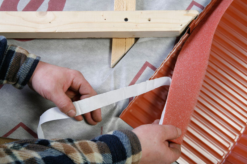 Уплотнитель ендовы с самоклеющейся лентой купить в Санкт-Петербурге с ...