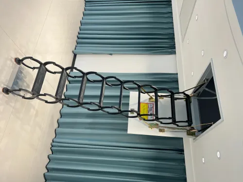 Лестница ножничная металлическая LOFTSTEP LCS (CH) 70х120х300см Fakro купить в Санкт-Петербурге